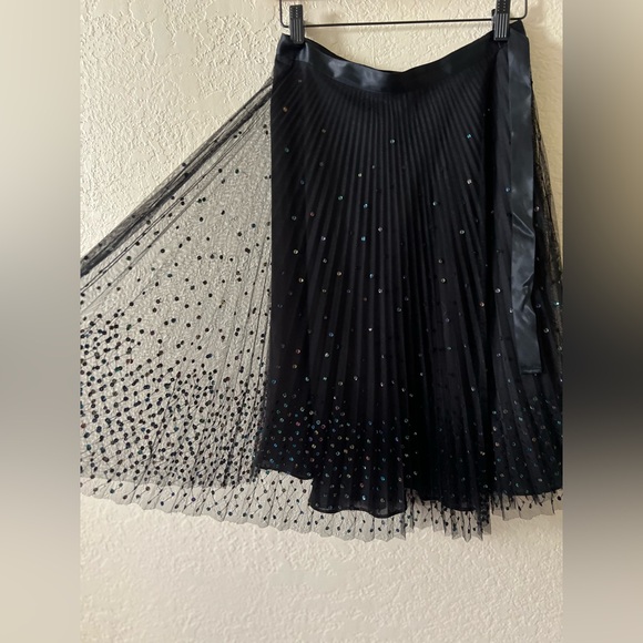 Express Dresses & Skirts - 🥳Express🥳 Back Pleated Sequin Mini Skirt. Size 3/4